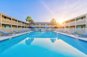 The Beach - Courtyard 128